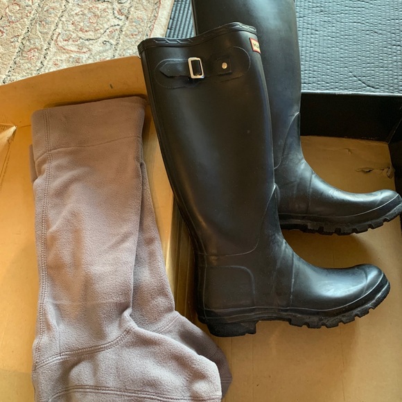Black hunter winter rain boots + grey fleece socks - Picture 5 of 8
